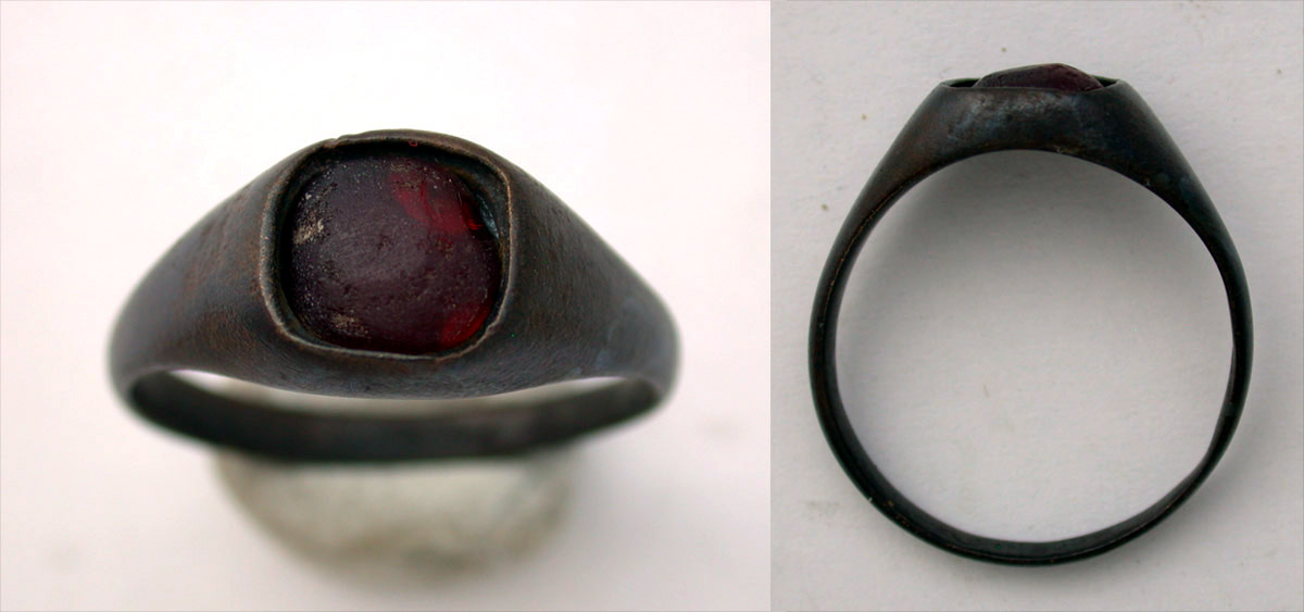 Ring Medieval Uinsex with Jewel, ca. 16th-17th Cent Ring Medieval Uinsex with Jewel, ca. 16th-17th Cent